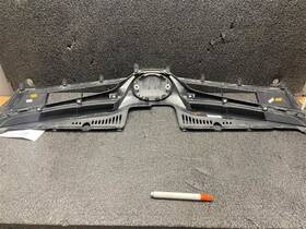 104-10288a Toyota Local Pickup Only Grille Pre-crash System Upper Bar Design Black Fits 18-20 Si