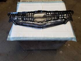 104-51364 Toyota 12 13 14 Prius V Upper Grille Radar Type Oem
