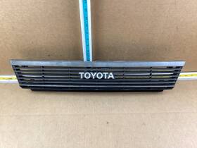 104-58251 Toyota 1987-1991 Camry Front Bumper Grille Oem