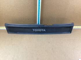 104-58266 Toyota 1988-1990 Corolla Front Bumper Grille