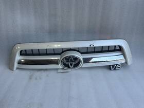 104-59363c Toyota 2005 Sequoia Limited Upper Grille White 071