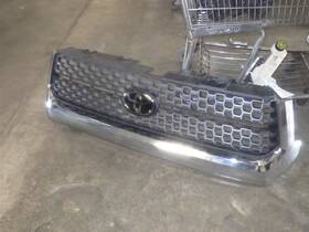 104-60035j Toyota Grille Upper Chrome Surround Sr5 Honeycomb Design Fits 18-21 Tundra 1721925