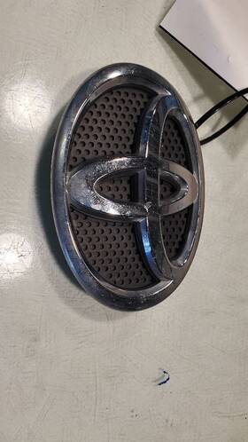 104-60417 Toyota Emblem Grille Hatchback Upper Fits 17-18 Corolla Im
