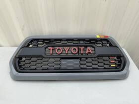 104-60530p Toyota 2016 - 2024 Tacoma Trd Sport Upper Grille Oem With Sensor Distance