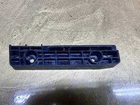 52133-50050 Toyota 07-09 Lexus Ls460 Front Bumper Headlight Retainer Bracket Rh Oem
