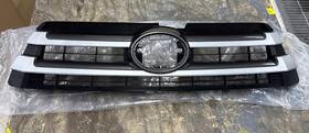 53101-0e231 Toyota 2017 2018 2019 Oem Highlander Upper Grille Silver Used