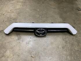 53101-35100-a0 Toyota 2020-2024 4runner 5th Gen Front Upper Grille White With Chrome 53101-35100