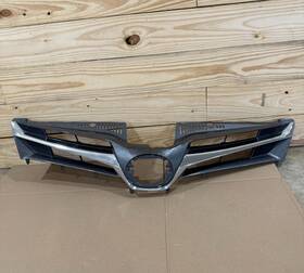 53101-08180 Toyota 5310108180 2017 2018 2019 2020 Sienna Front Grille Genuine Oem