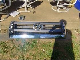 53111-0c210 Toyota 2014 2015 2016 2017 Tundra Front Grille Grill Chrome Surround Oem