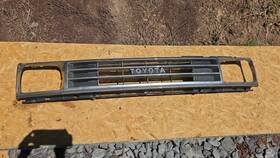 Toyota 53111-89125 1987-1988 Pickup Truck Oem Grill 1pc Grey Plastic Grille 2wd Rwd Hilux