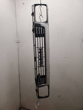 53111-89144 Toyota 4 Runner Grille Complete Assy Chiptab 90-91 Chrome Oem