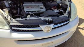 53111ae020 Toyota 2004-2005 Sienna Front Grille Assembly Oem White 071