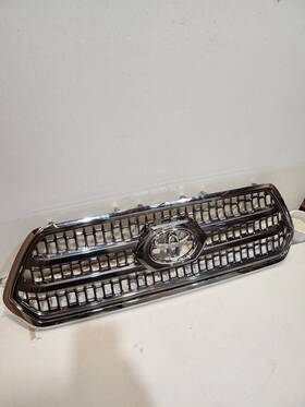 53113-04030 Toyota 2016-2019 Tacoma Used Front Upper Grille Chrome Oem 5311404170 Lkq Clean