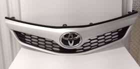 53111-06420 Toyota 53114-06020 2012-2014 Camry Se Upper Grille Silver Oem