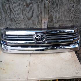 53114-0c10g Toyota 53114-0c10g/10/30 2014-2017 Pre-owned Tundra Front Grille Oem Chrome