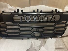 53114-0c530 Toyota Genuine 2023 And Newer Sequoia Trd Pro Grill Insert