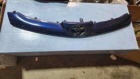 53114-ae010 Toyota 2007-2010 Sienna Upper Radiator Grille Oem