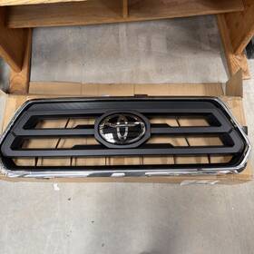 53114-04230 Toyota 5311404230 2020-2023 Tacoma Front Grille Trim Assembly Oem Factory