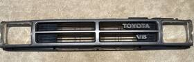 53131-89112 Toyota 84-88 Pickup 4runner Grille And Chrome Headlight Surrounds With V6 Emblem Oem 53131-89112 Toyota 84-88 Pickup 4runner Grille And Chrome Headlight Surrounds With V6 Emblem Oem