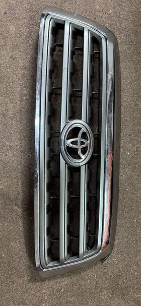 To1200329 Toyota 2008 2010 2011 2012 2013 2014 2015 2016 2017 Sequoia Front Chrome Grille