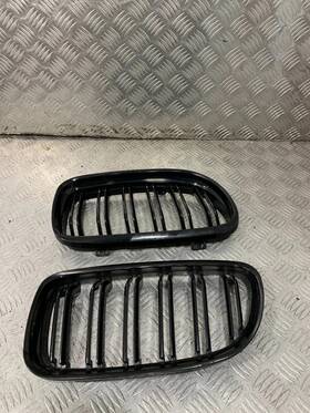 11cfda0310-1 Vauxhall 2010 Bmw 3 Series E90 Pair Of Radiator Grille