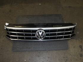 104-60662 Volkswagen 2016-2017 Passat Upper Grille Oem