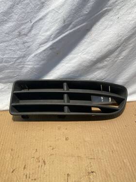 Volkswagen 1j5853665 1999-2005 Vw Jetta Black Lh Lower Bumper Grille Insert Used Oem