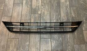 3cn-853-677 Volkswagen 2020-2023 Atlas R-line Lower Grille Grill With Sensors Holes Oem Read