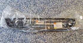 5c6-853-671-ryp Volkswagen Genuine Jetta Lower Grille Chrome Lip 2011-2014