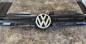 5k0853653 Volkswagen Mk6 Golf Front Bumper Grille Emblem 2010-2014