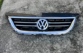 7b0853653b Volkswagen 2009 Routan Grille 2009-2014