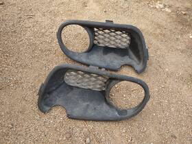 7l6853663f Volkswagen 2004-07 Vw Touareg 7l - Front Left/right Lower Bumper Fog Light Trim Pair