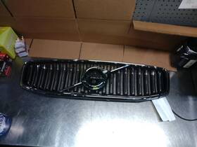 104-11172c Volvo Grille Upper With Surround View Camera Fits 22-23 S60 402532