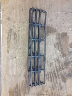 104-50270 Volvo 2004-2007 40 Series Front Lower Grill Oem