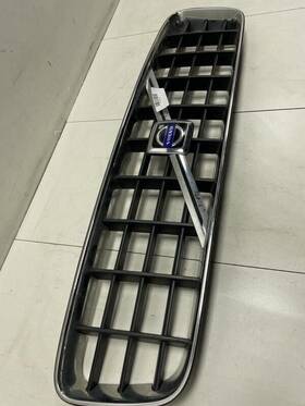 104-59111a Volvo Xc90 2003 2006 Front Grille W / Emblem Factory