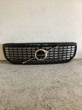 32133812 Volvo 2022 2023 Xc60 Grille R-design Camera Type Used Oem