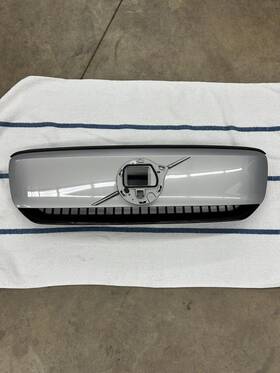 32337604 Volvo Xc40 Front Bumper Grille 2021 2022 2023 Used Oem