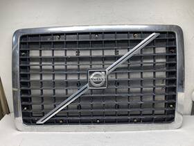 82734140 Volvo 2003-2017 Vnl Grille - Used P/n
