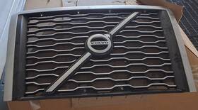 84744600 Volvo Front Grille Assembly Vnm P6605