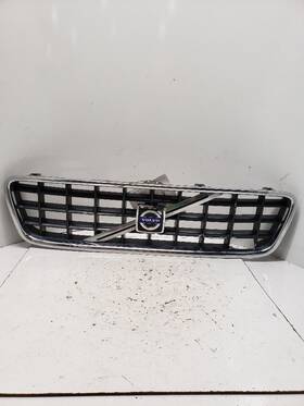 86933314 Volvo Grille Upper Excluding R Model Fits 05-06 60 Series 1381005