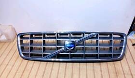91909853 Volvo 2001-2004 70 Series Wagon Xc Chrome Grille With Emblem Id Oem