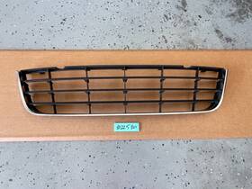 1q0853677 Vw Genuine Oem 2007-2011 Eos Front Bumper Center Lower Grille Assembly 1q0 853 677 #225