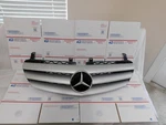 06 07 08 Mercedes R-class R350 R500 Front Upper Grille Oem W251. Fixed Price $325.00.