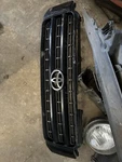 01-07 Toyota Highlander Black Oem Assembly Grille. Fixed Price $139.98.