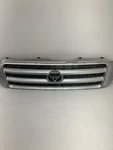 2004-2007 Grey Toyota Highlander Front Upper Grille With Emblem 12686746. Fixed Price $75.00.