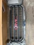 Takeout Grille Oem Chrome 22936421 2015-2020 Gmc Yukon/yukon Xl Sle/slt. Fixed Price $100.00.