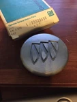 Nos Genuine Gm 25523598 Wheel Center Cap Buick Lesabre Riviera. Fixed Price $17.99.
