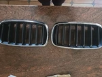 Oem Bmw 2014 - 2018 F15 X5 Front Kidney Grille Set Great Condition. Fixed Price $160.00.