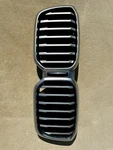 Oem Bmw 51139881906 Upper Grille 2022-2023 X3 W/out Auto Park Preowned. Fixed Price $75.00.