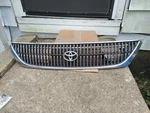 2000-2004 Toyota Avalon Upper Grille 53100AC060 Oem. Fixed Price $154.65.